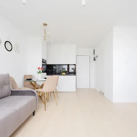 Daire Capitol Bright In By Renters Varşova
