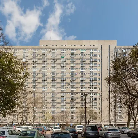 Capitol Bright In By Renters * وارسو